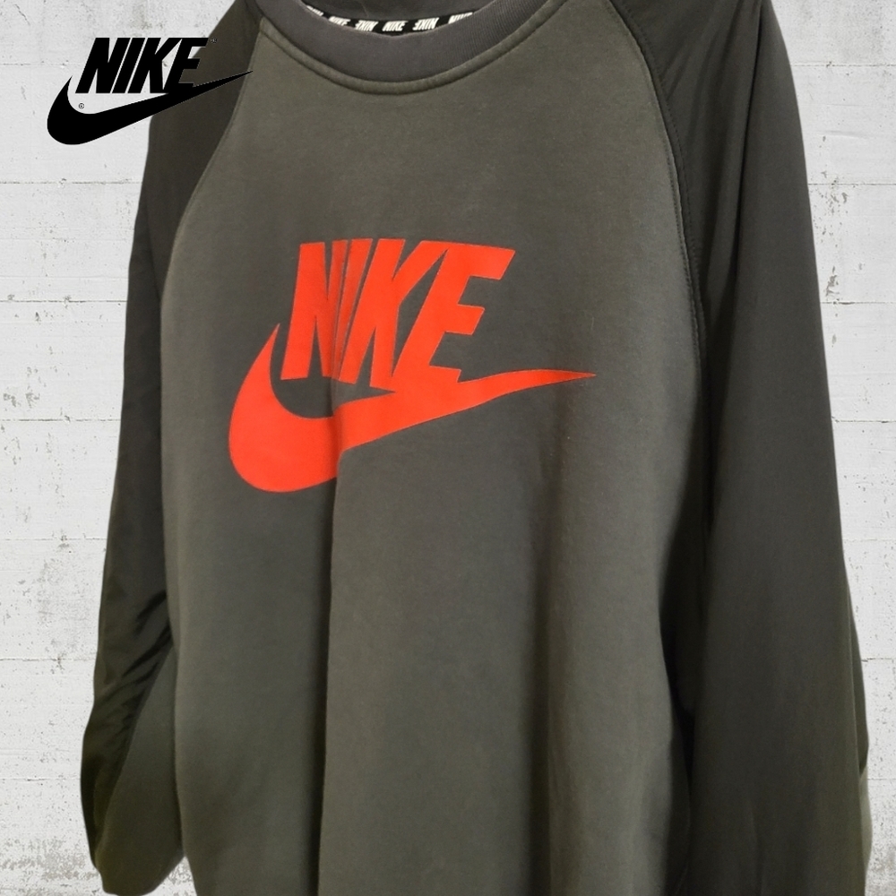 (E.U.C) Nike sweatshirt Size- Large
